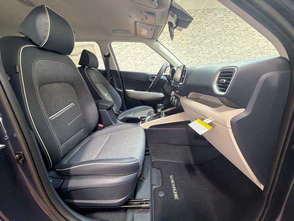 New 2026 Hyundai Venue SEL FWD image 11