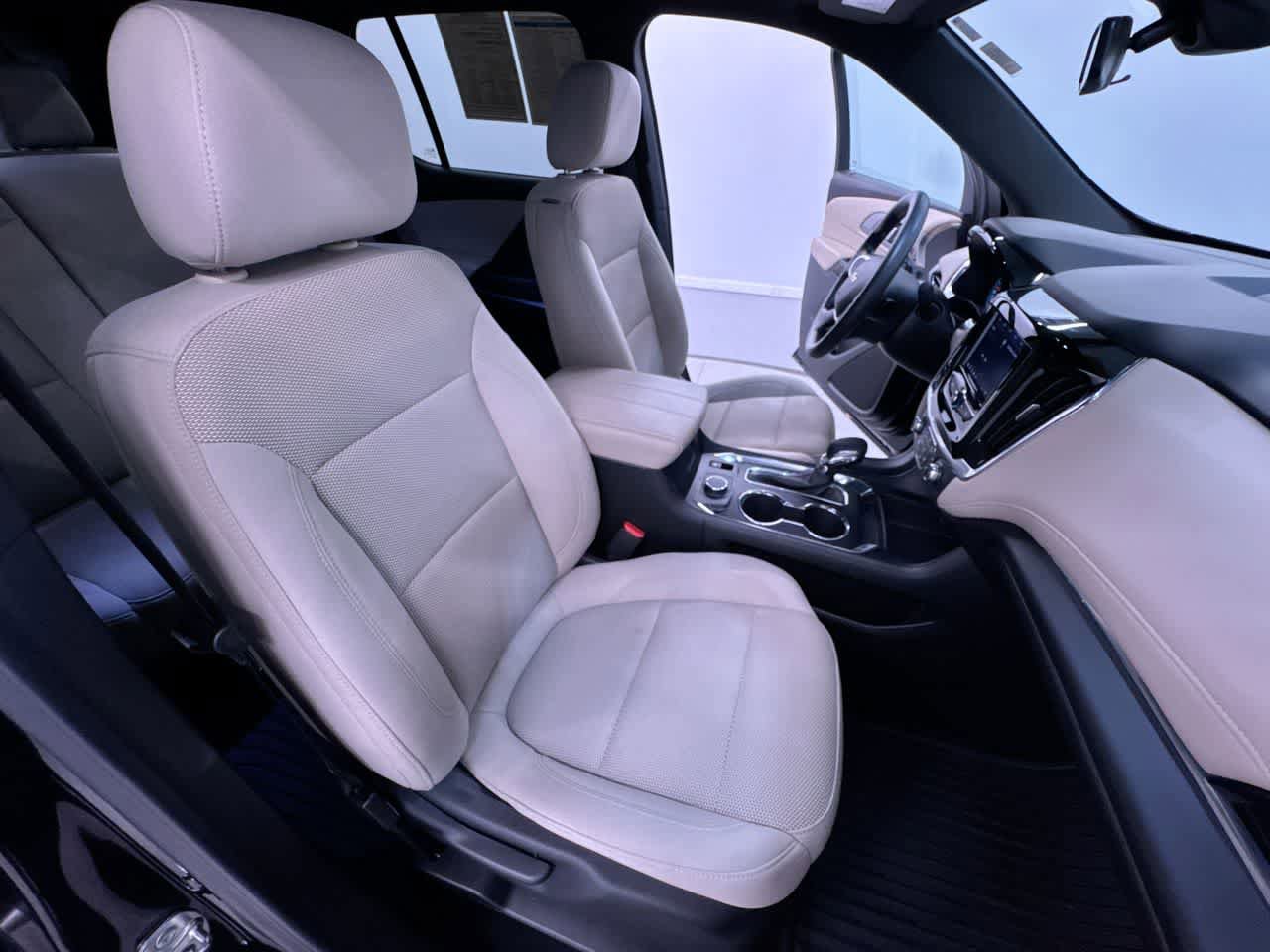 Used 2023 Chevrolet Traverse LS FWD image 35