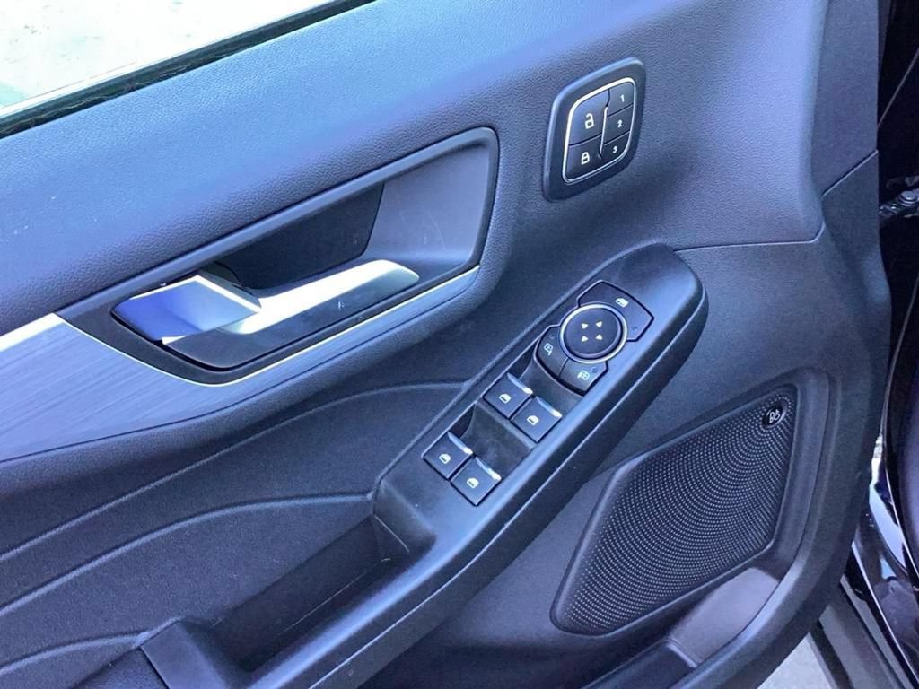Used 2024 Ford Escape SE w/ PHEV Premium Package FWD image 12