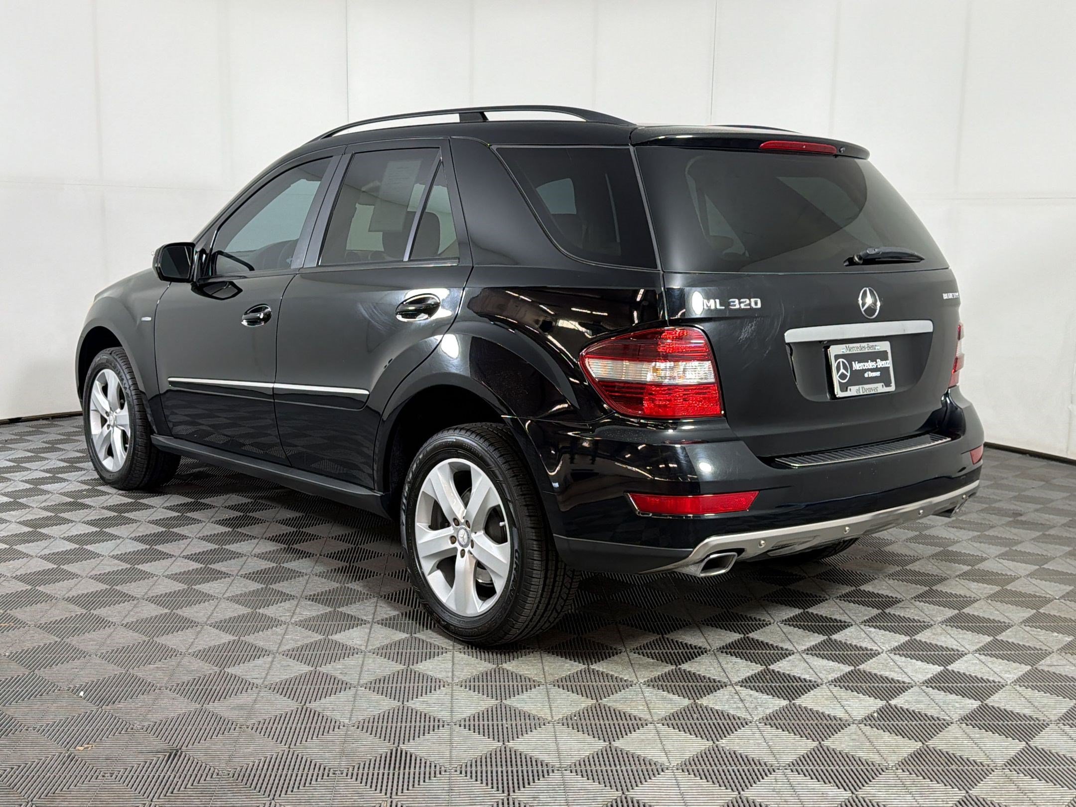 Used 2009 Mercedes-Benz ML 320 BlueTEC 4MATIC image 3