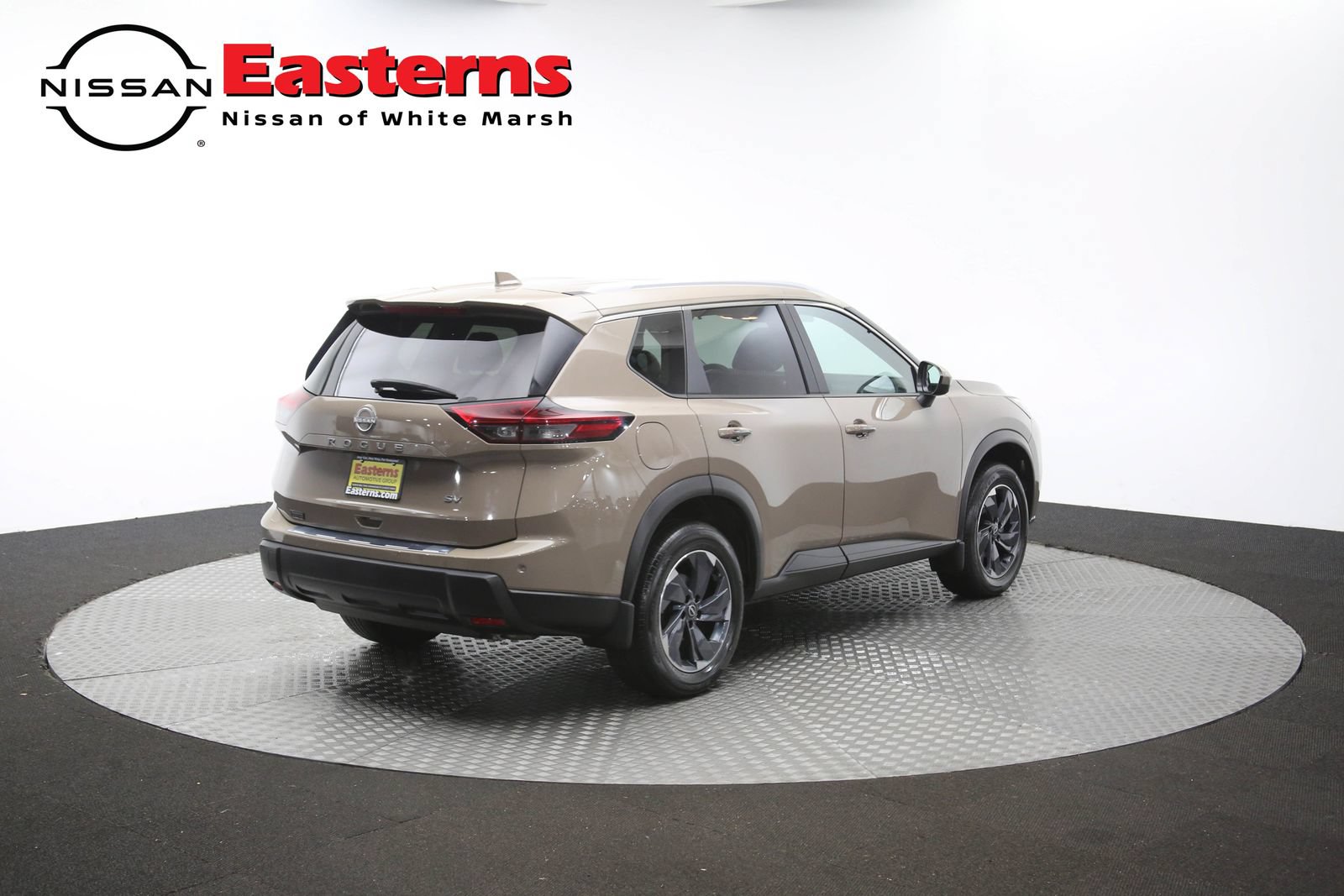 Used 2024 Nissan Rogue SV w/ SV Premium Package FWD image 40