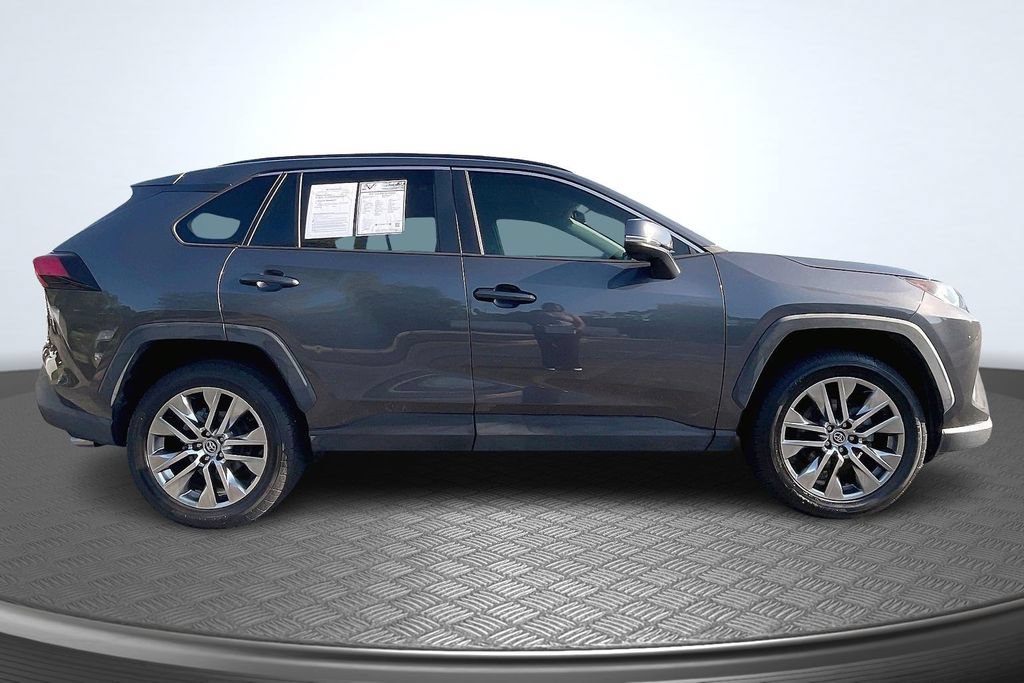 Used 2020 Toyota RAV4 XLE Premium FWD image 4