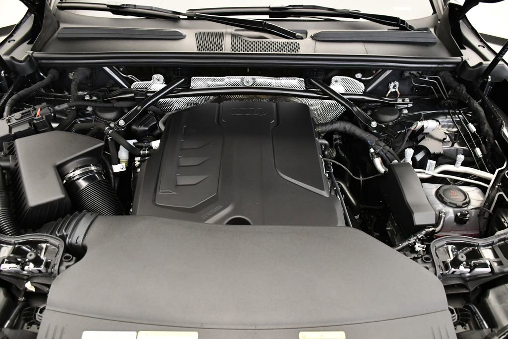 Used 2025 Audi Q5 Premium w/ Convenience Package image 11