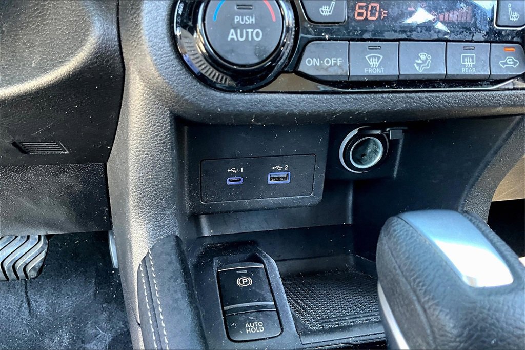 Used 2023 Nissan Kicks SR w/ SR Premium Package image 31