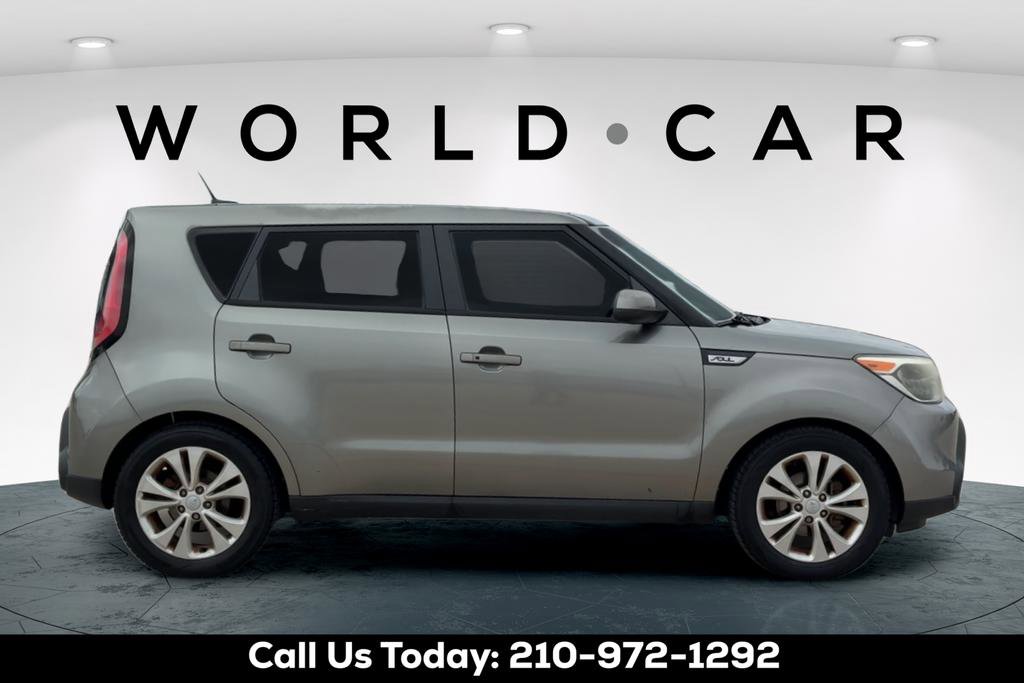 Used 2015 Kia Soul + w/ Primo Package FWD image 2
