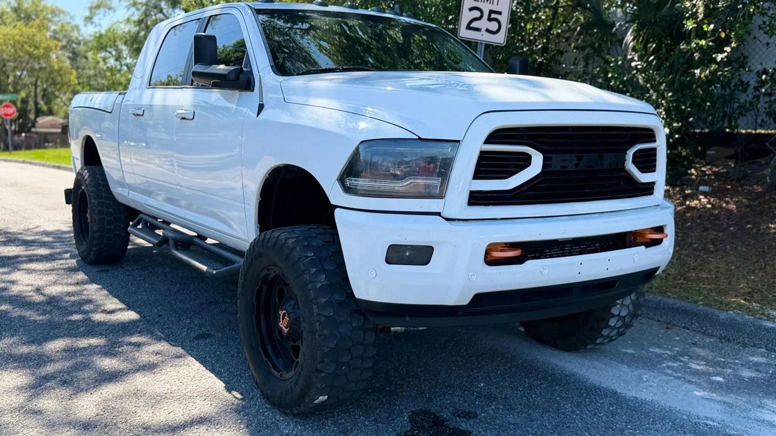 Used 2018 RAM 2500 Laramie w/ Sport Appearance Group AWD/4WD image 5
