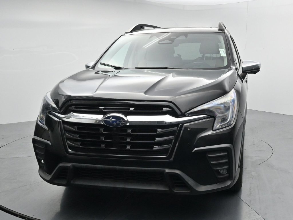 Used 2023 Subaru Ascent Limited w/ Technology Package AWD/4WD image 3