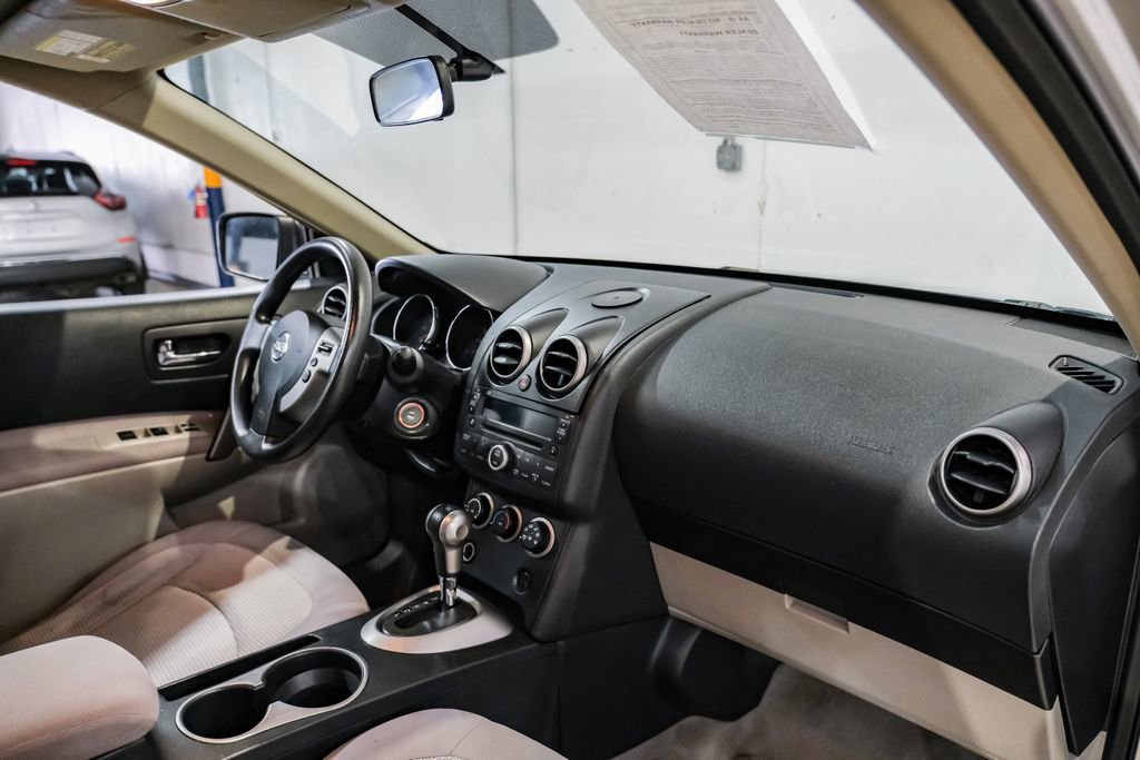 Used 2009 Nissan Rogue SL w/ Moonroof Pkg image 15