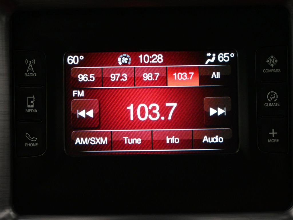 Used 2016 Dodge Challenger SXT image 8