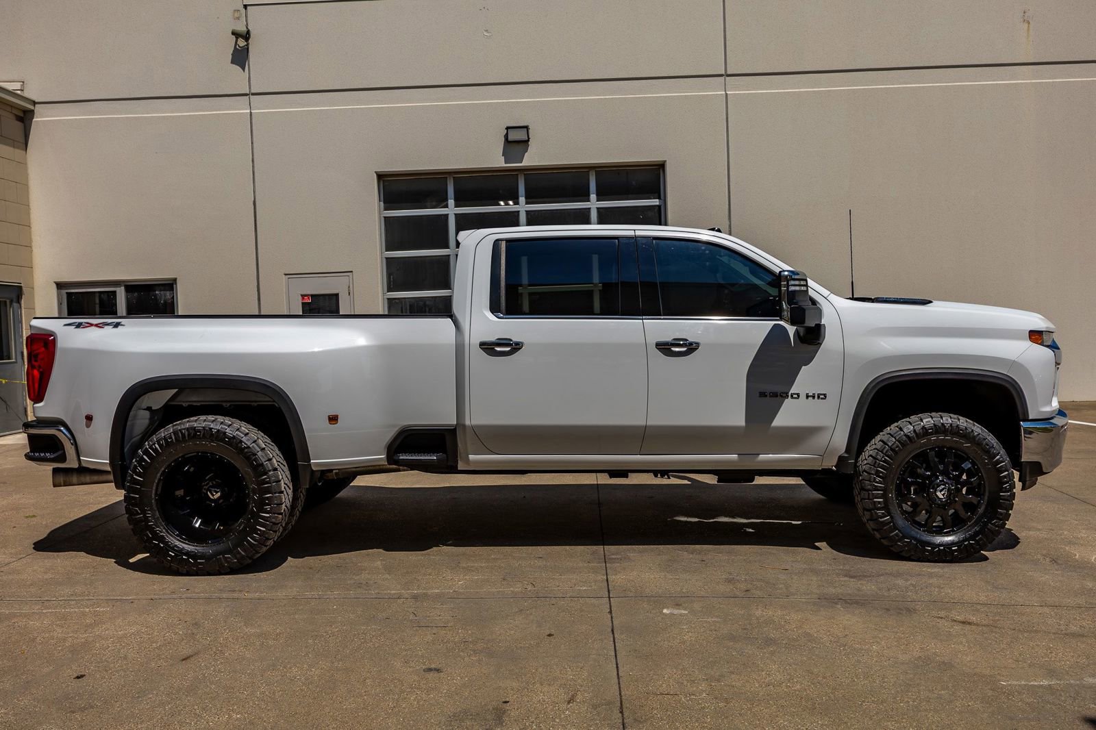 Used 2022 Chevrolet Silverado 3500 LTZ w/ LTZ Plus Package AWD/4WD image 11