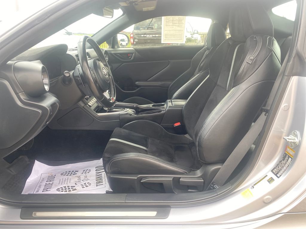 Used 2022 Toyota GR86 Premium w/ ALL Weather Mat Package (TMS) RWD image 15