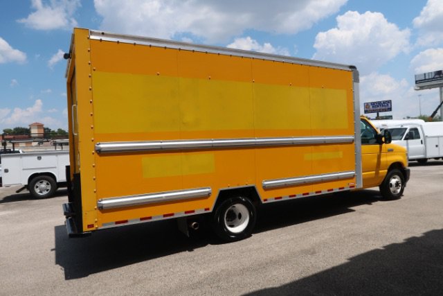 Used 2022 Ford E-350 and Econoline 350 Super Duty RWD image 4