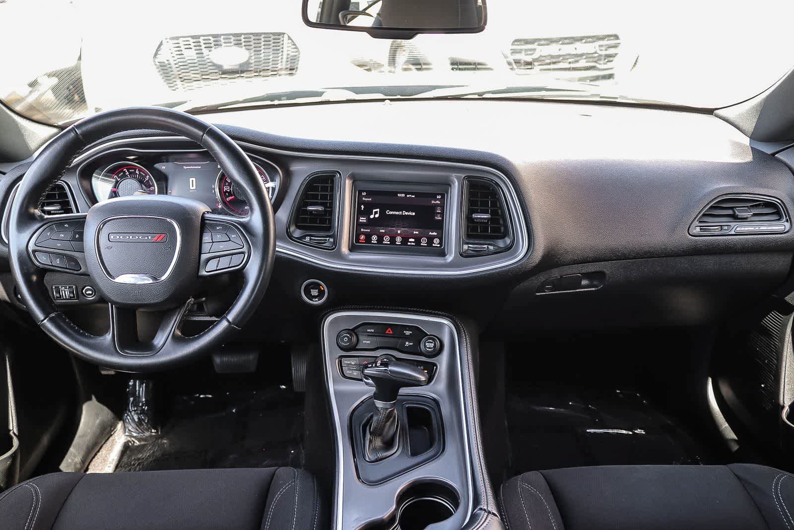 Used 2022 Dodge Challenger SXT RWD image 11