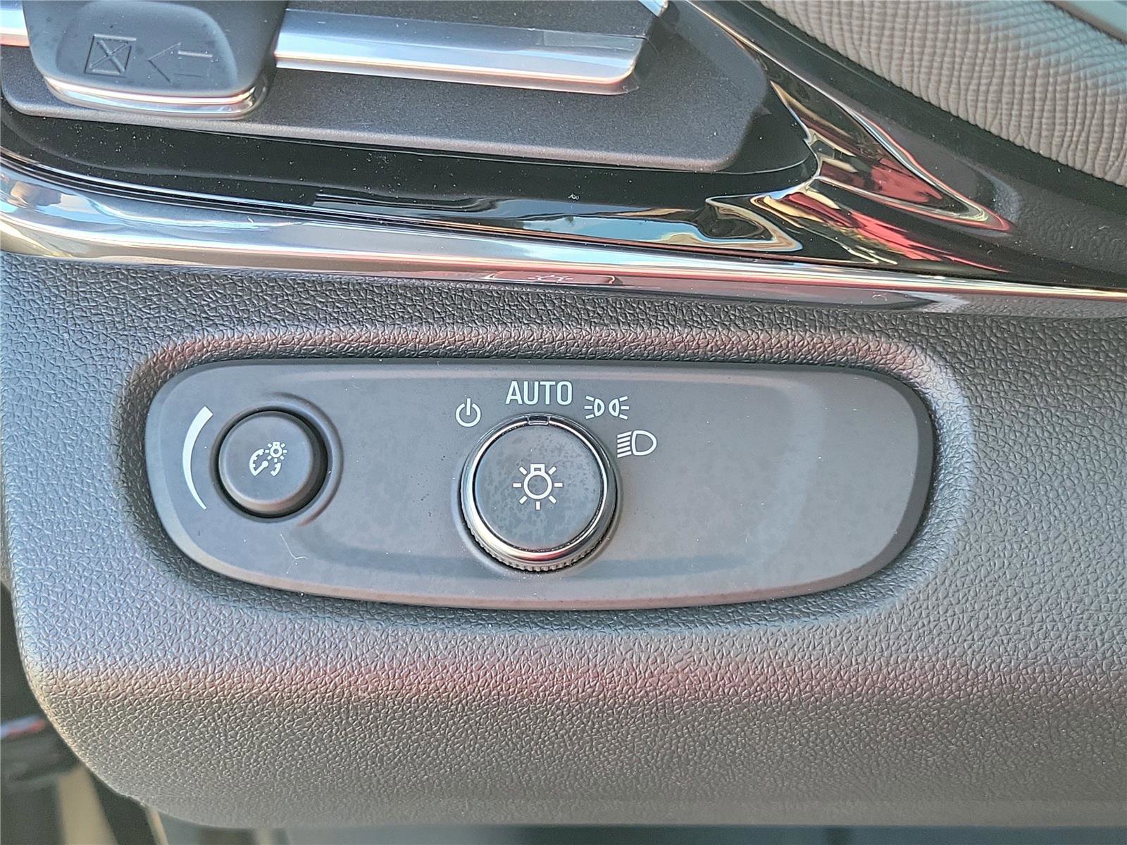 New 2026 Buick Envista Sport Touring image 22