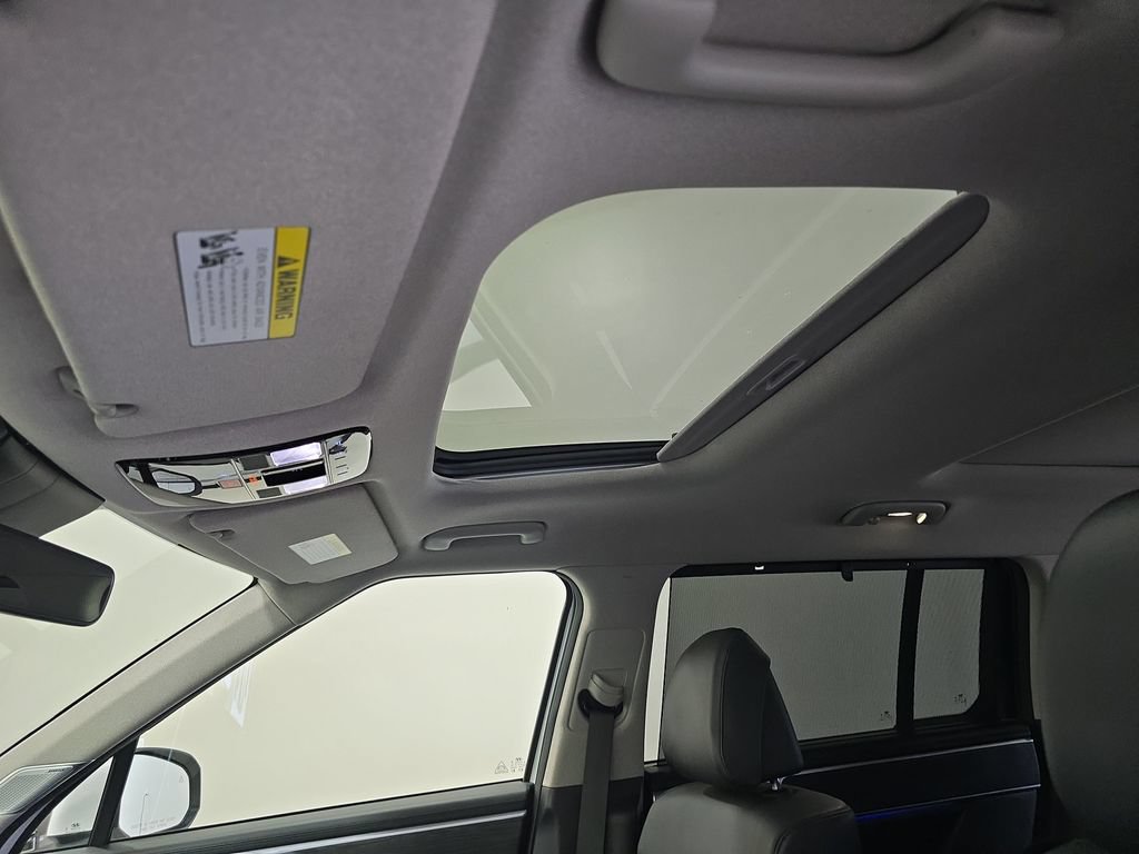 Certified 2025 Hyundai Santa Fe Limited AWD/4WD image 23