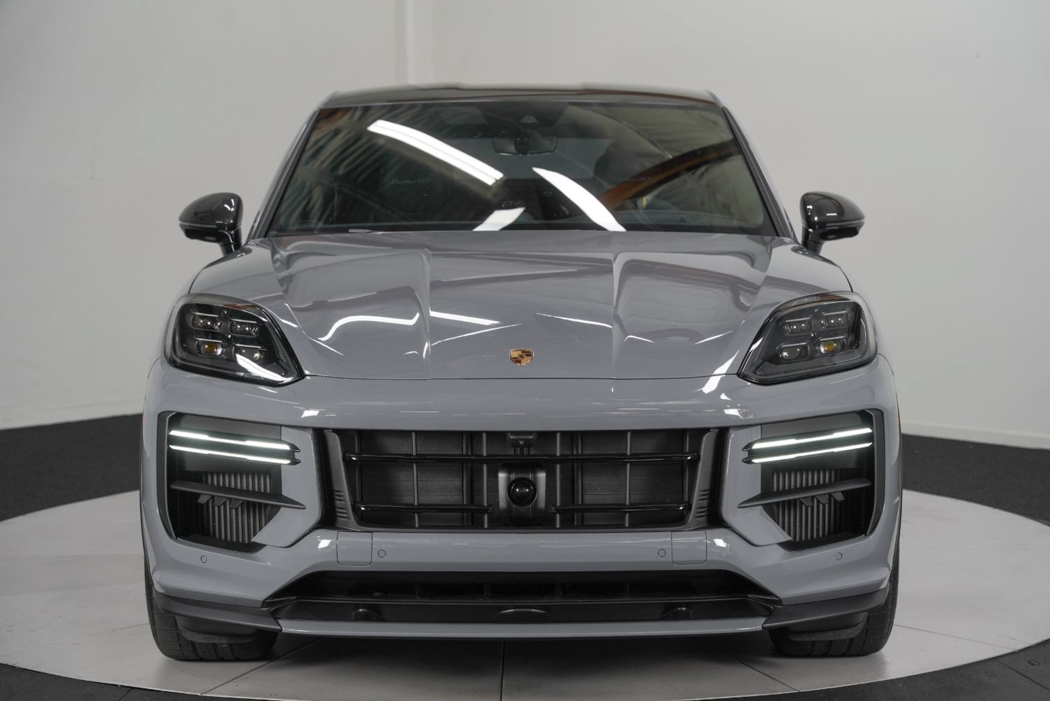 Used 2025 Porsche Cayenne Turbo GT AWD/4WD image 9