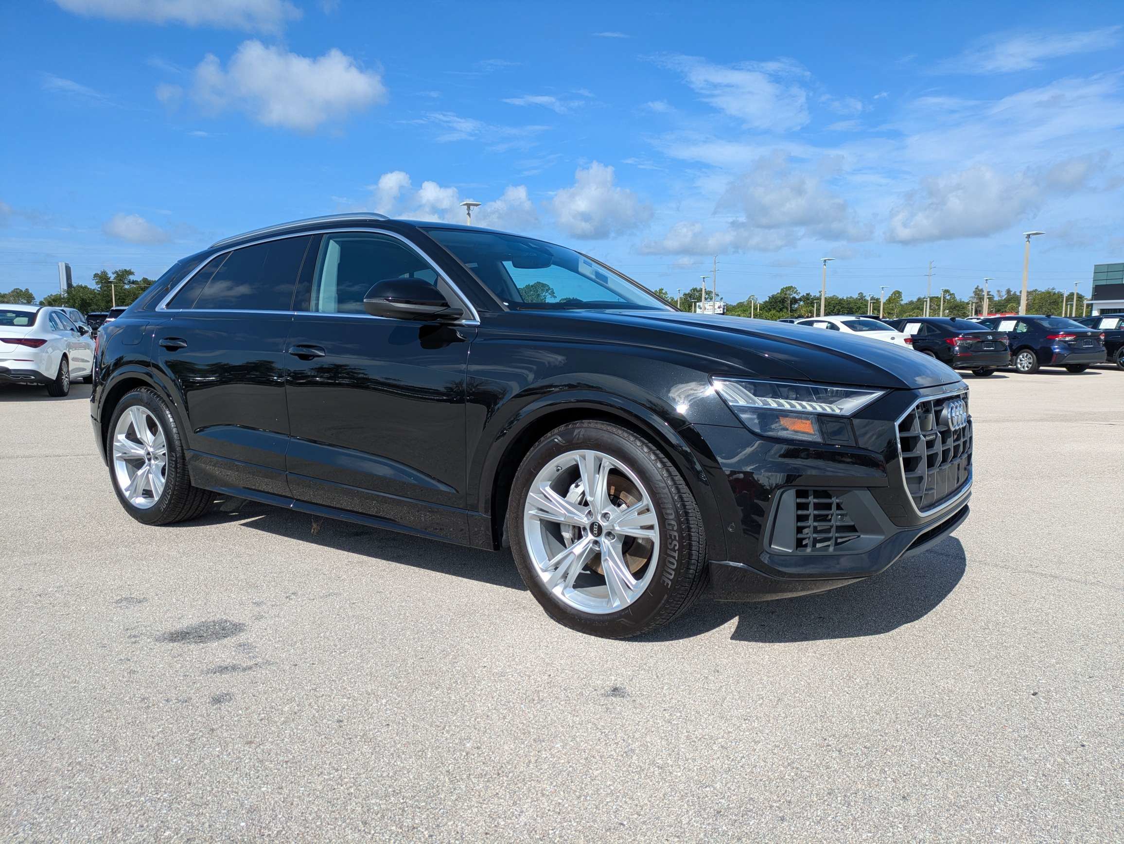 Used 2023 Audi Q8 Prestige AWD/4WD image 2