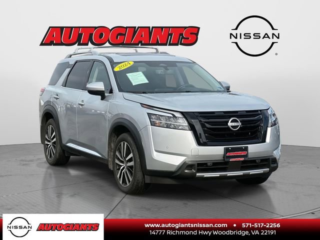 Used 2024 Nissan Pathfinder Platinum w/ Black Appearance Package