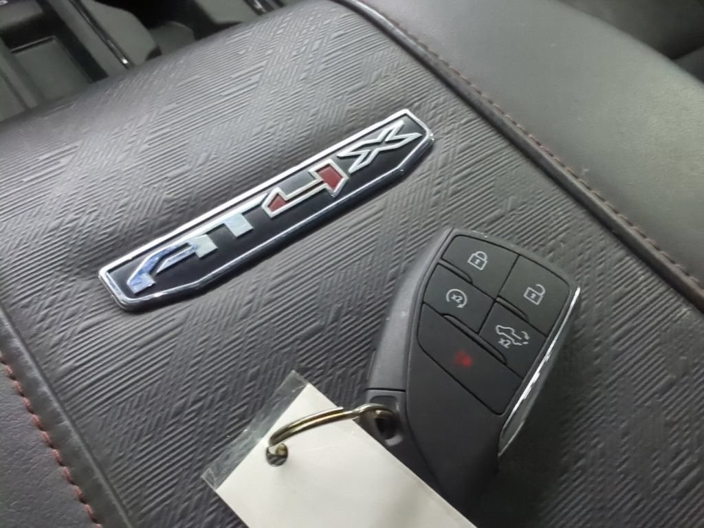 Used 2025 GMC Sierra 2500 AT4X AWD/4WD image 19