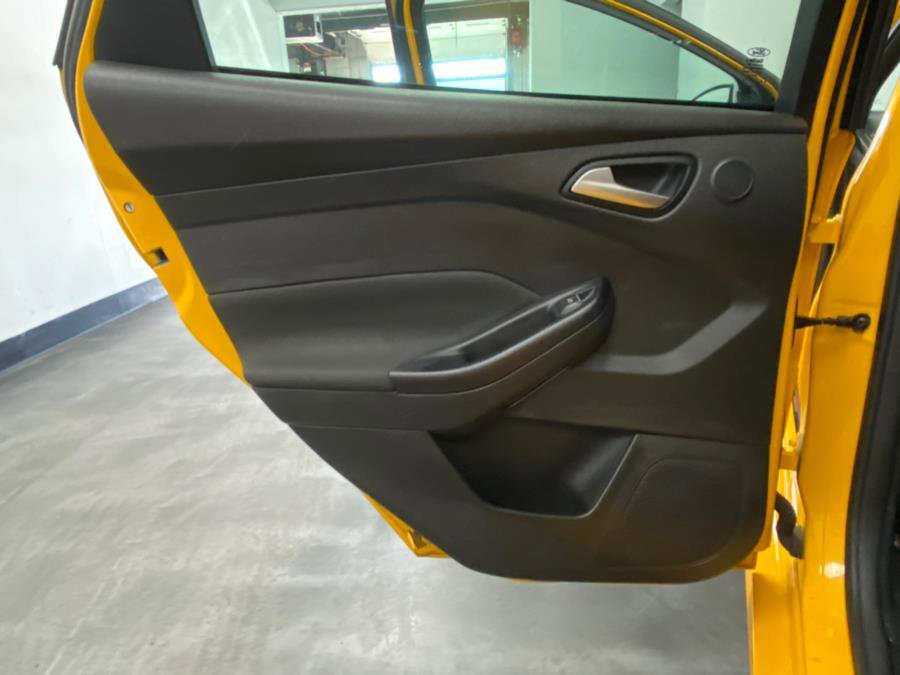 Used 2015 Ford Focus ST w/ Equipment Group 401A image 38