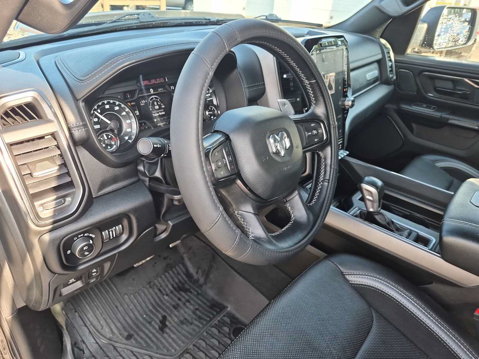 Used 2022 RAM 1500 Laramie AWD/4WD image 12