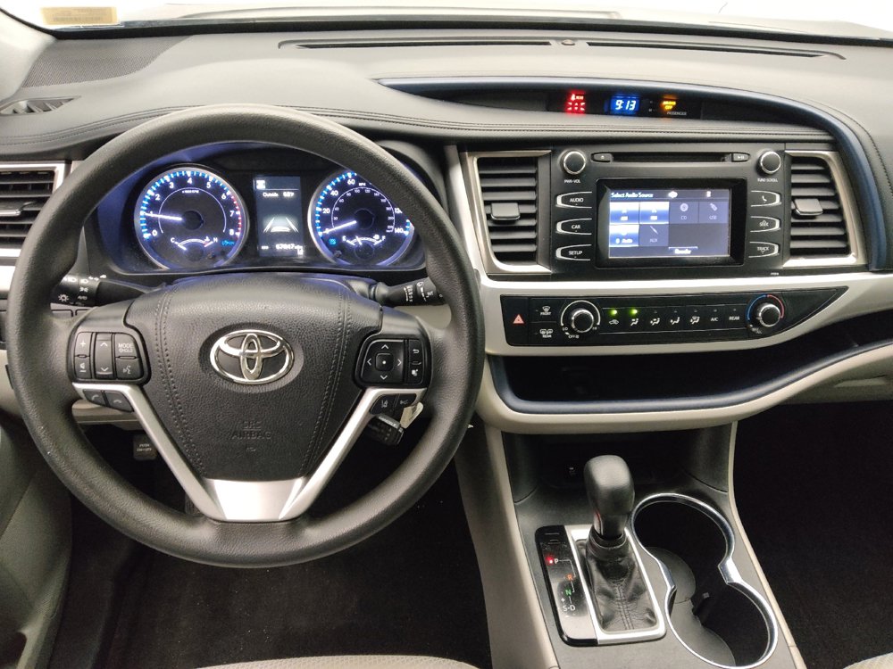 Used 2019 Toyota Highlander LE image 22