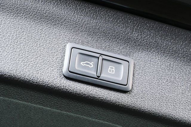 Used 2025 Audi A6 Premium Plus w/ Driver Assistance Package image 29