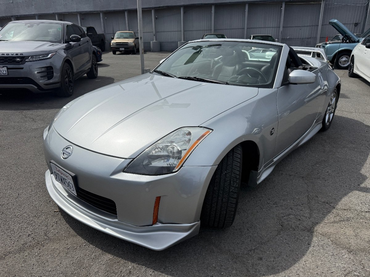 Used 2004 Nissan 350Z Touring RWD image 7