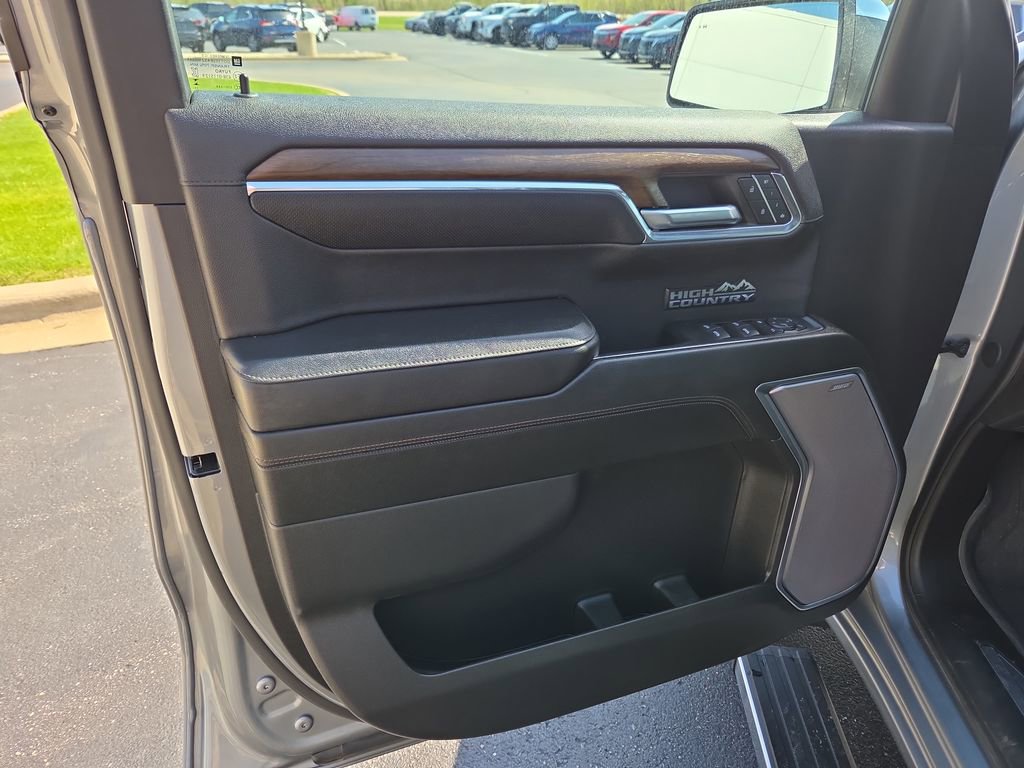 Certified 2024 Chevrolet Silverado 1500 High Country w/ High Country Premium Package AWD/4WD image 28