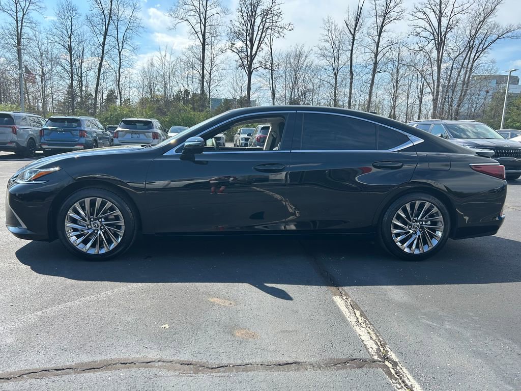 Used 2025 Lexus ES 350 Luxury w/ Accessory Package (Z1) image 4