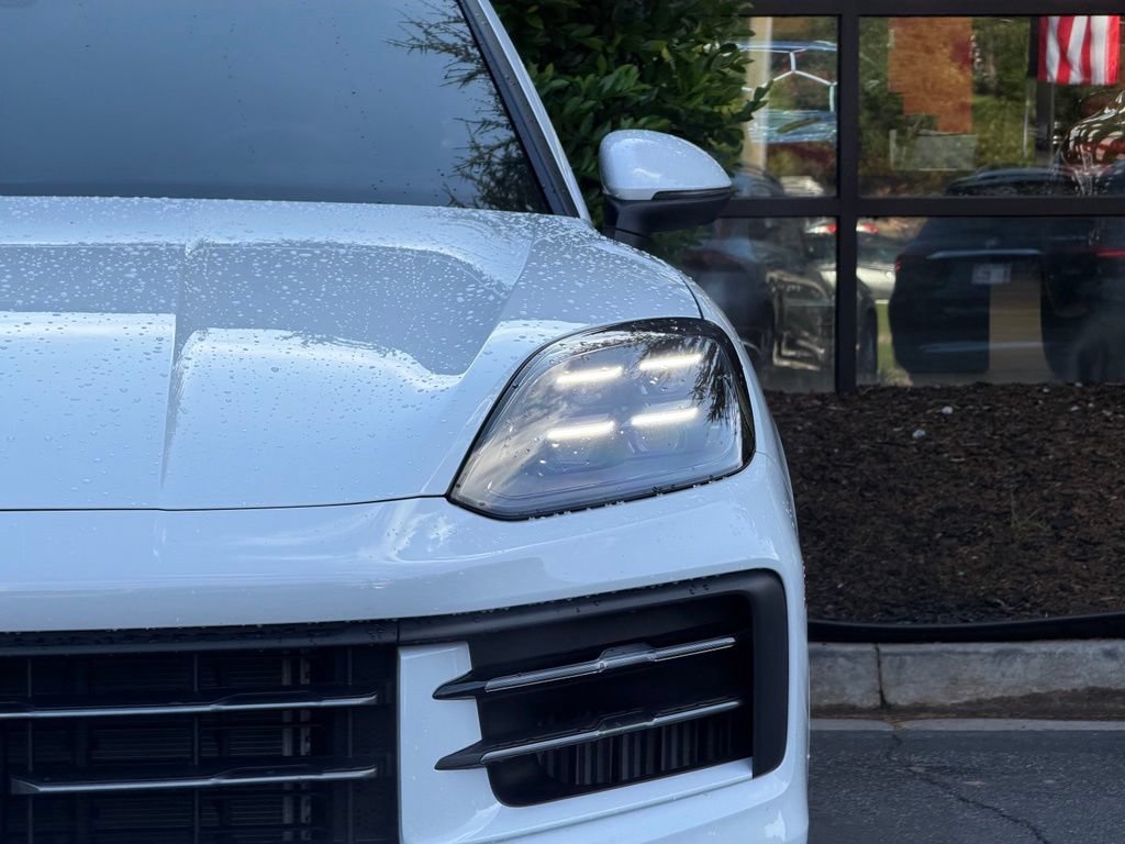 Used 2026 Porsche Cayenne AWD/4WD image 5