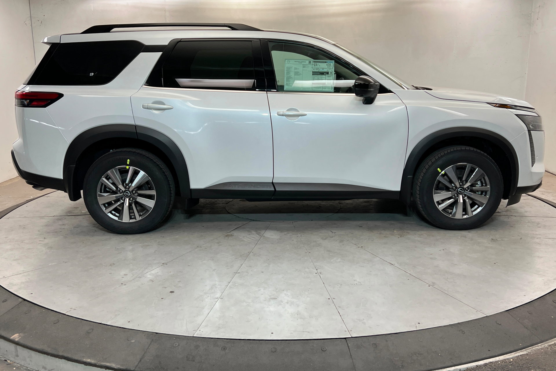 New 2026 Nissan Pathfinder SL image 6