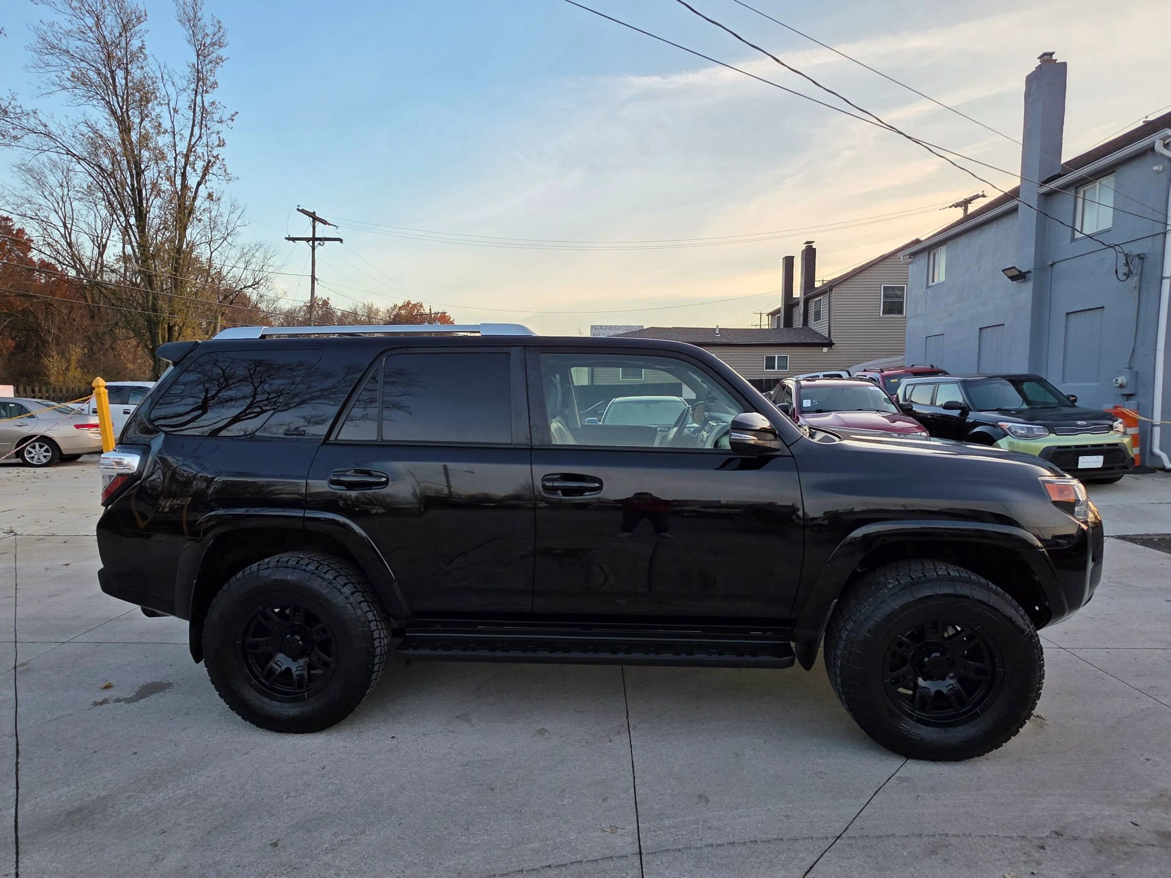 Used 2014 Toyota 4Runner SR5 Premium image 5
