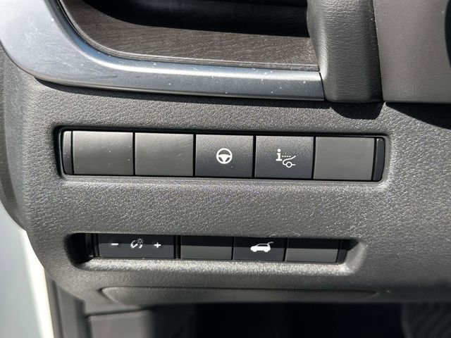 Used 2021 Nissan Rogue Platinum AWD/4WD image 12