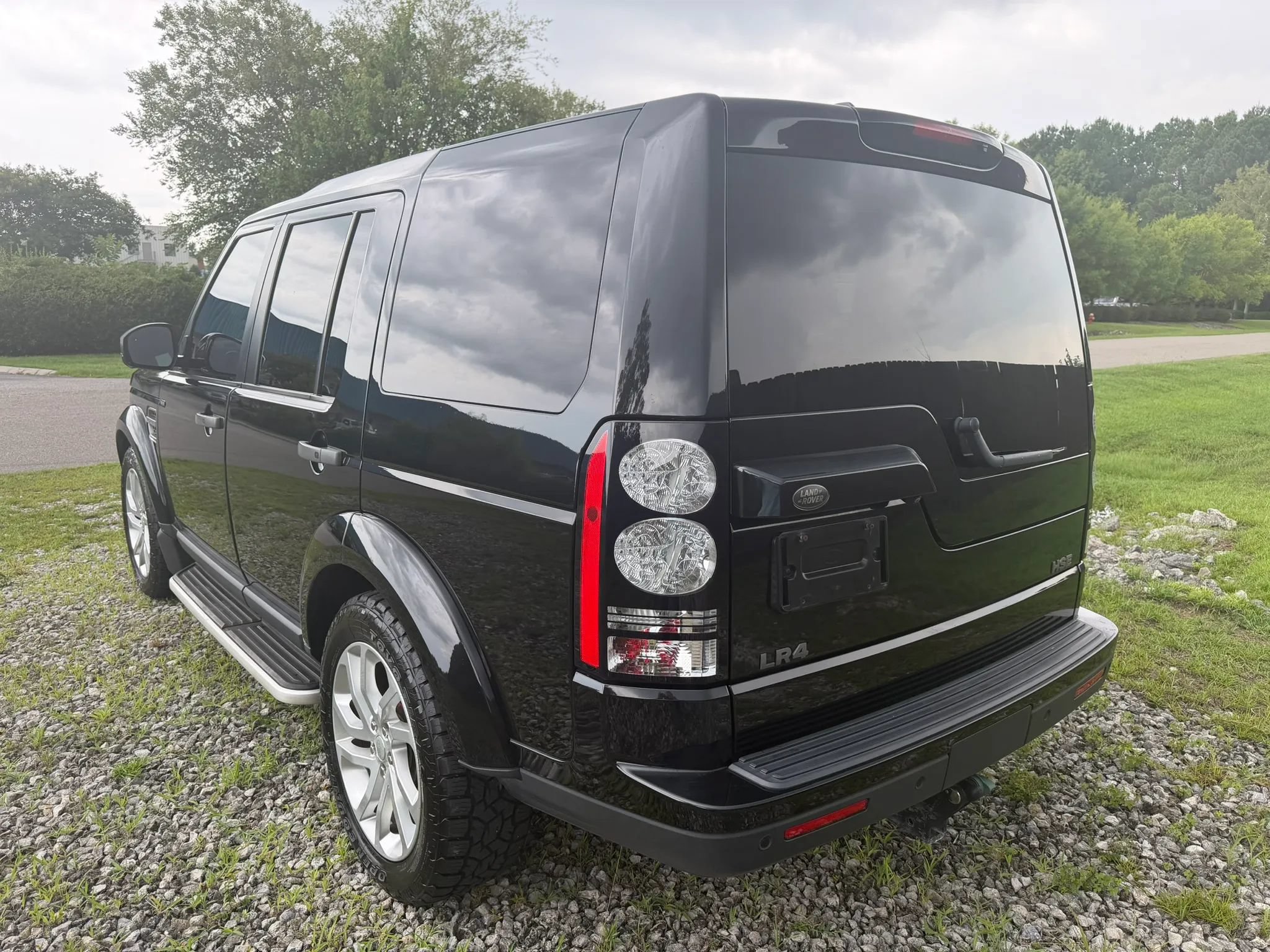 Used 2016 Land Rover LR4 HSE AWD/4WD image 9