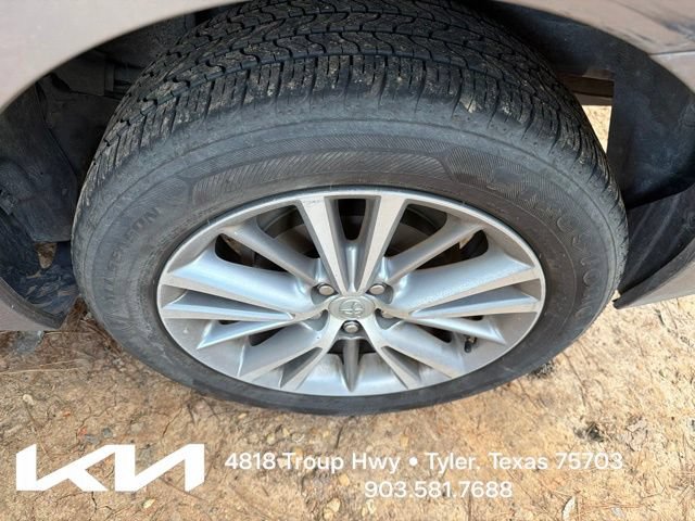 Used 2015 Toyota Corolla LE FWD image 6