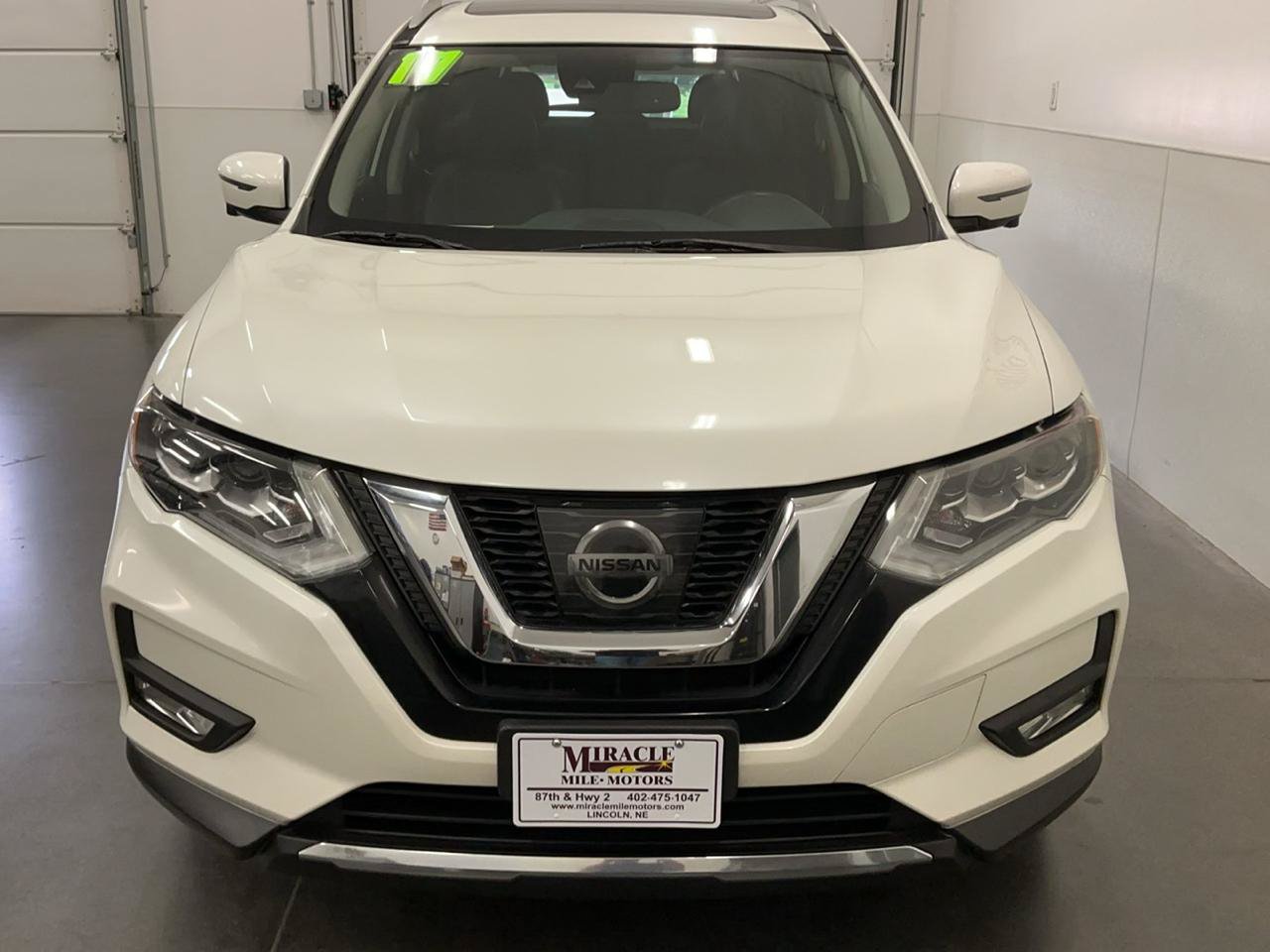 Used 2017 Nissan Rogue SL w/ SL Premium Package AWD/4WD image 8