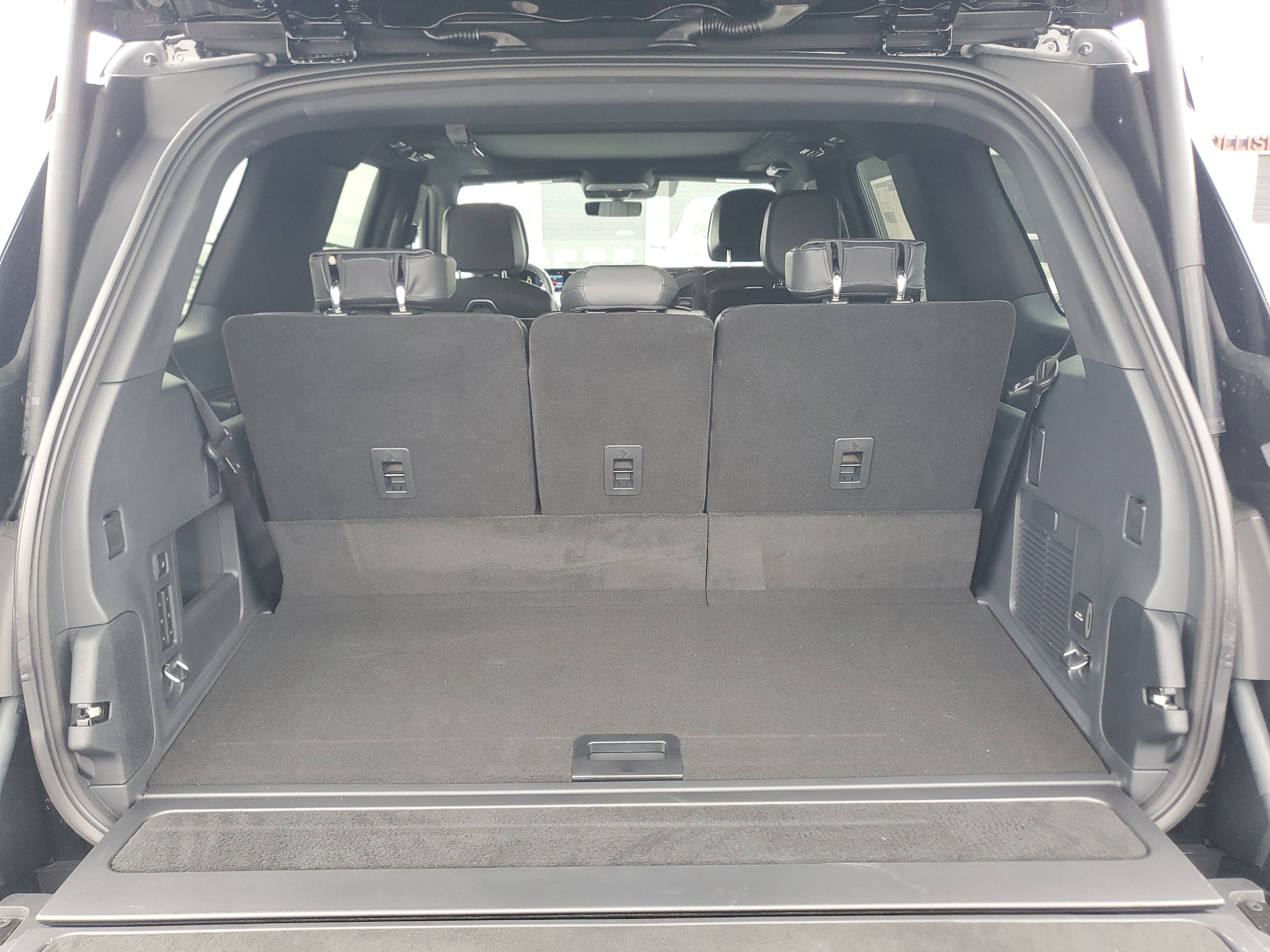 New 2026 Lincoln Navigator Reserve w/ Jet Appearance Package image 32