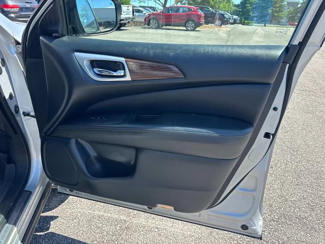 Used 2020 Nissan Pathfinder Platinum AWD/4WD image 26