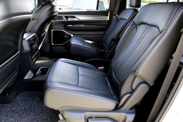 New 2026 Jeep Grand Wagoneer 4WD image 18
