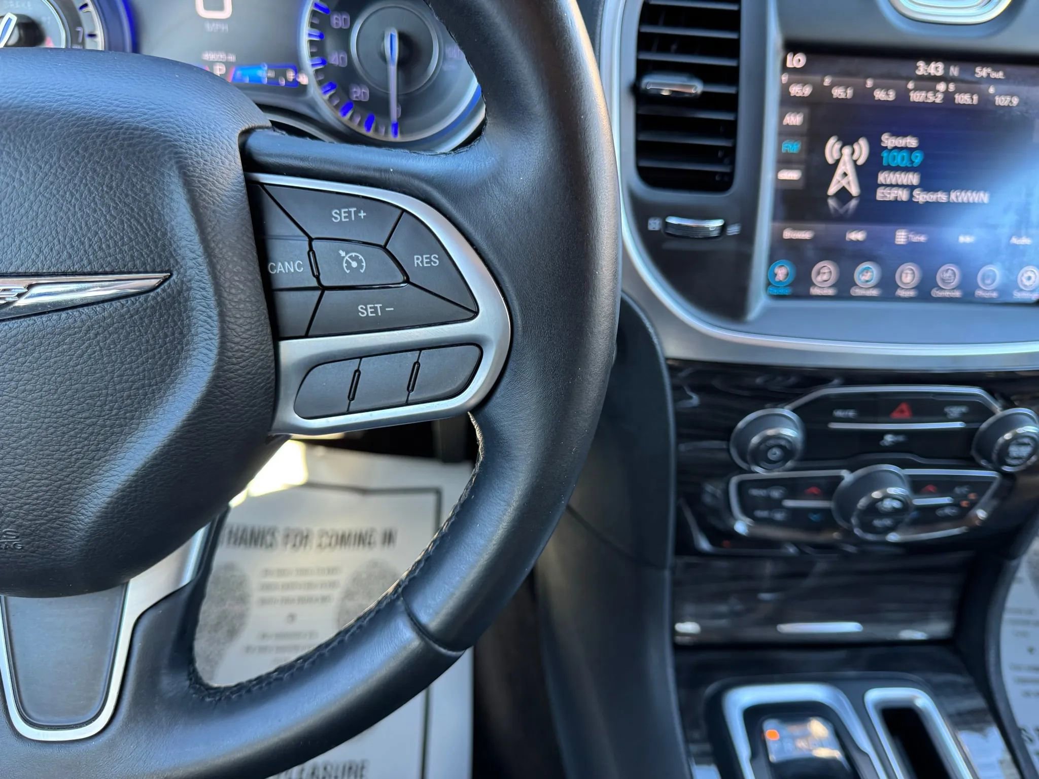 Used 2017 Chrysler 300 Limited image 26