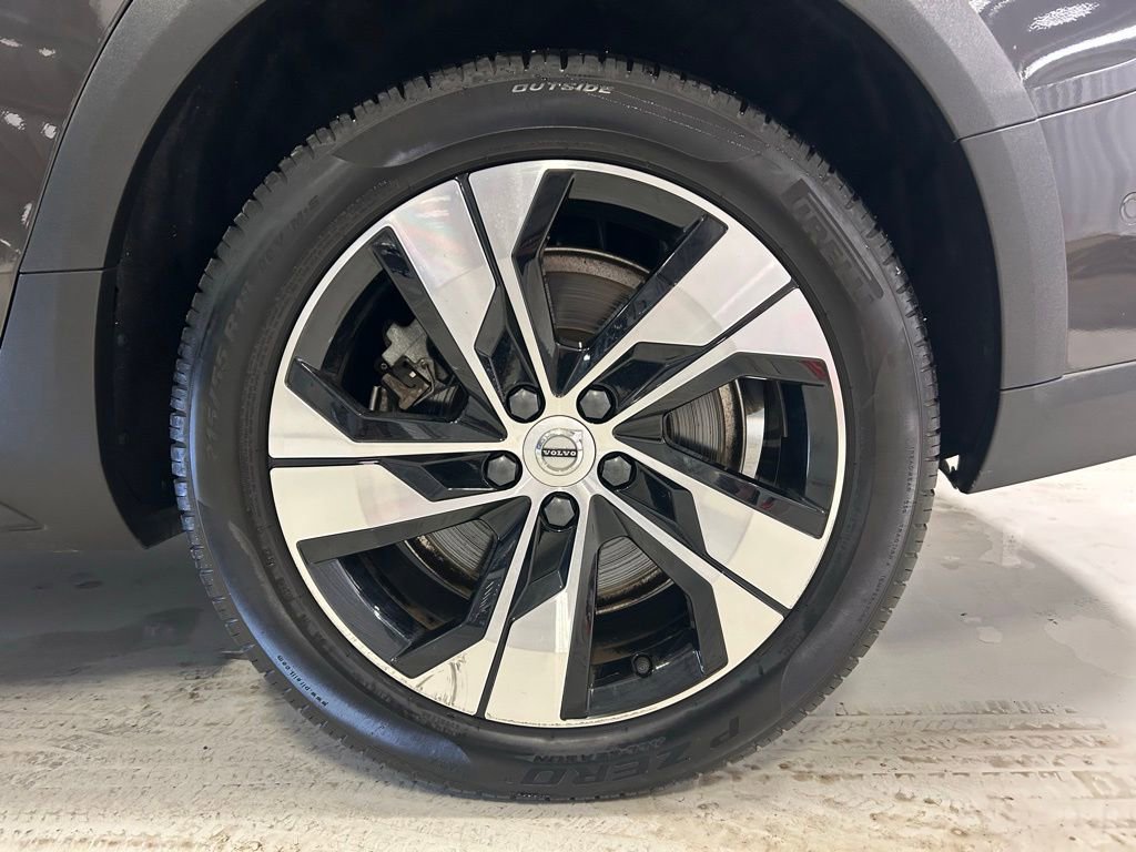Used 2023 Volvo V60 B5 Cross Country Plus w/ Climate Package image 28