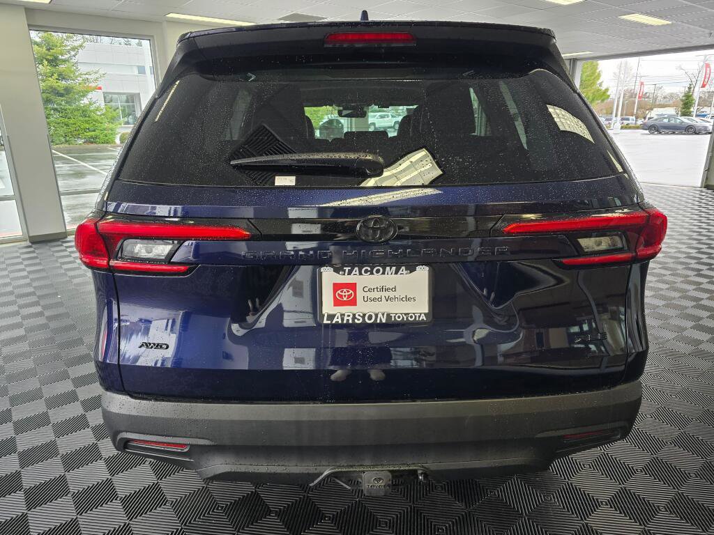 Certified 2024 Toyota Grand Highlander XLE image 4