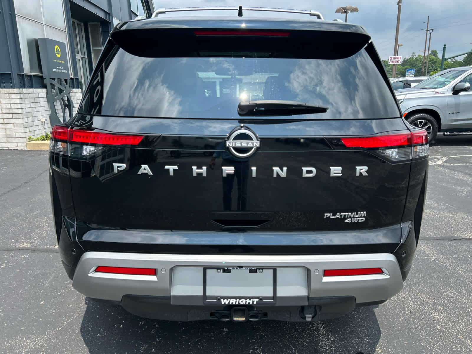 Certified 2025 Nissan Pathfinder Platinum AWD/4WD image 8