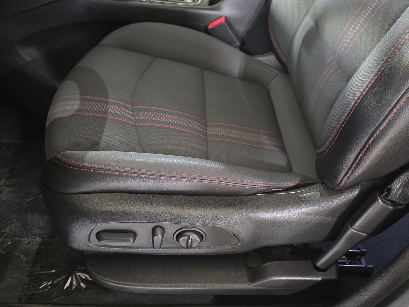 Used 2022 Chevrolet Equinox RS FWD image 23