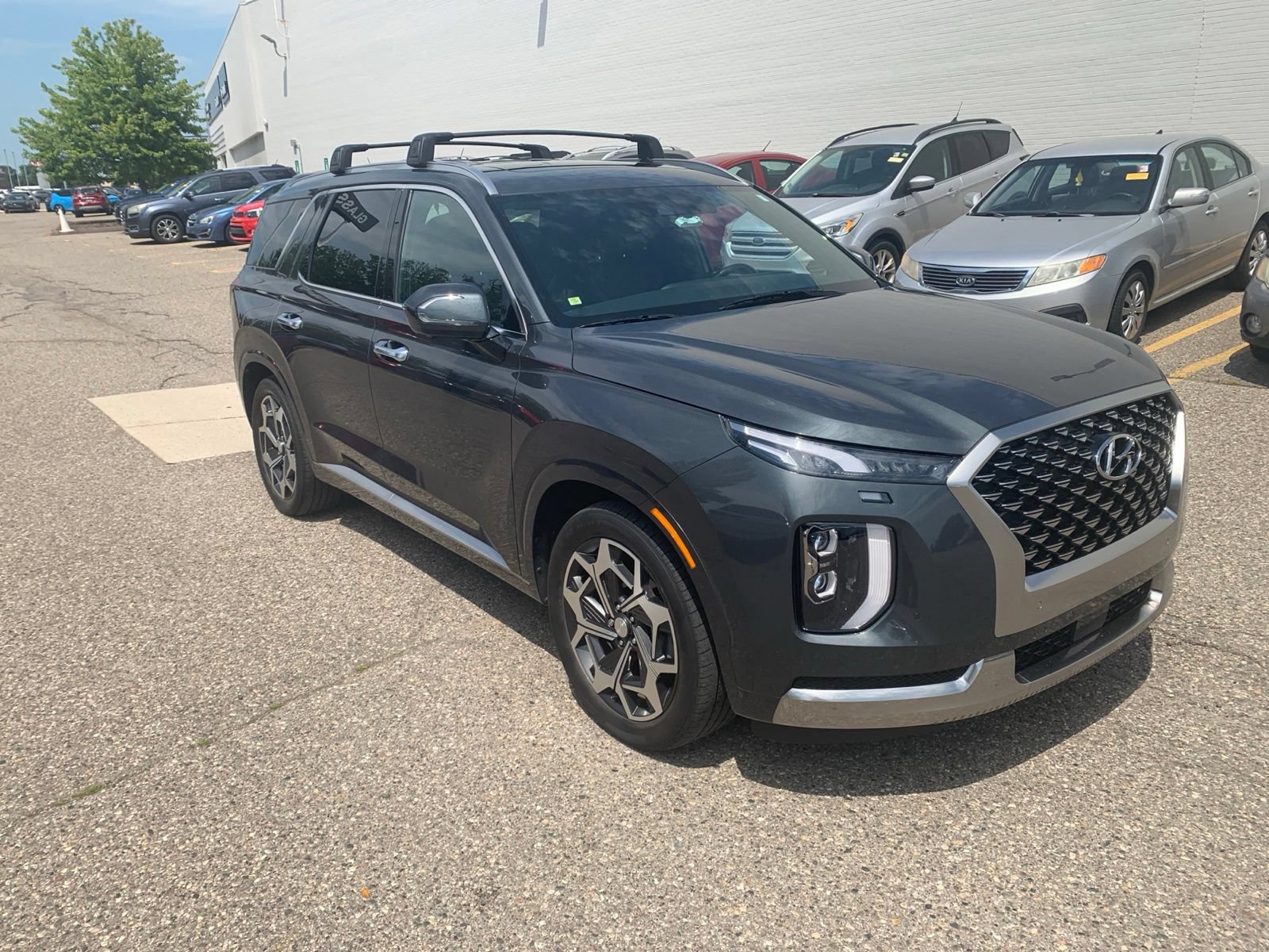 Certified 2022 Hyundai Palisade Calligraphy w/ Cargo Package AWD/4WD image 3