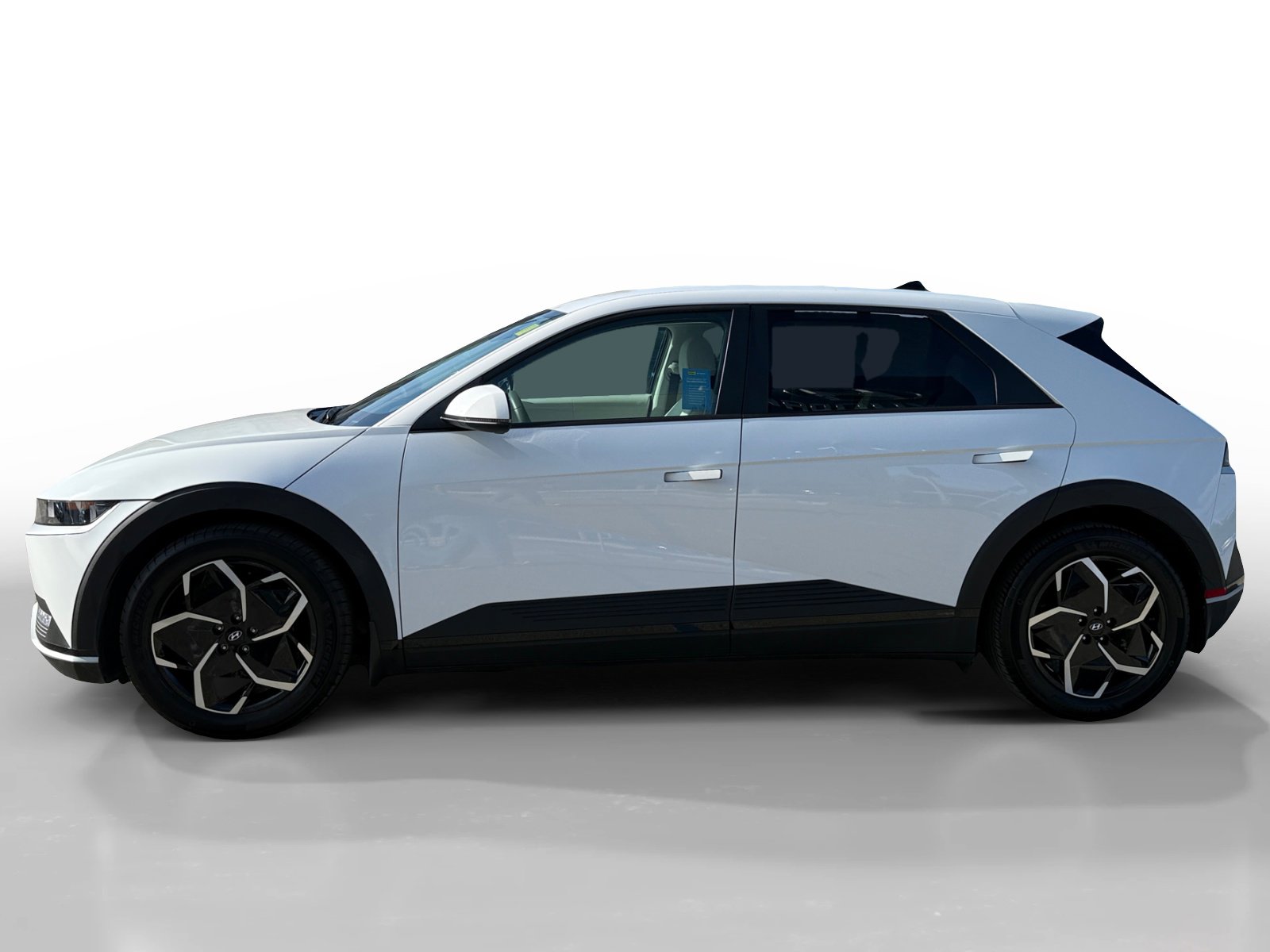 Certified 2023 Hyundai Ioniq 5 SEL w/ Cargo Package image 2