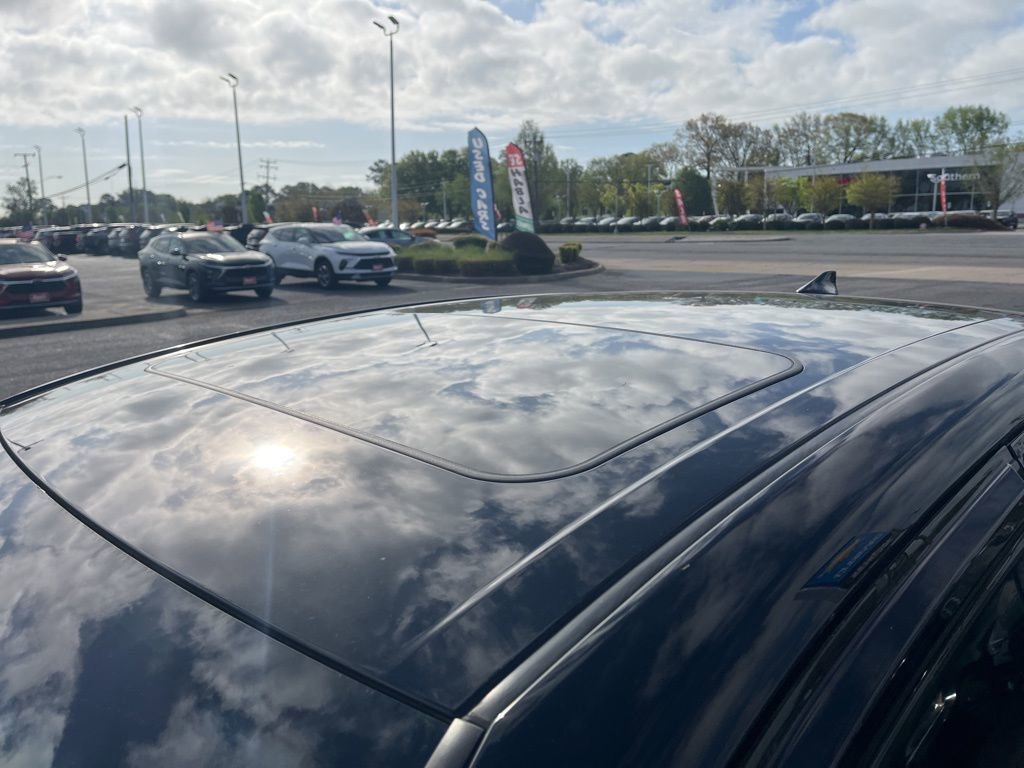 Used 2021 Toyota Avalon TRD image 25