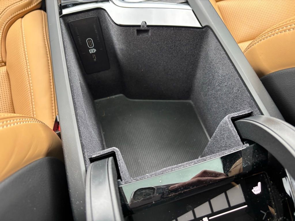 Certified 2024 Volvo XC90 B6 Ultimate AWD/4WD image 9
