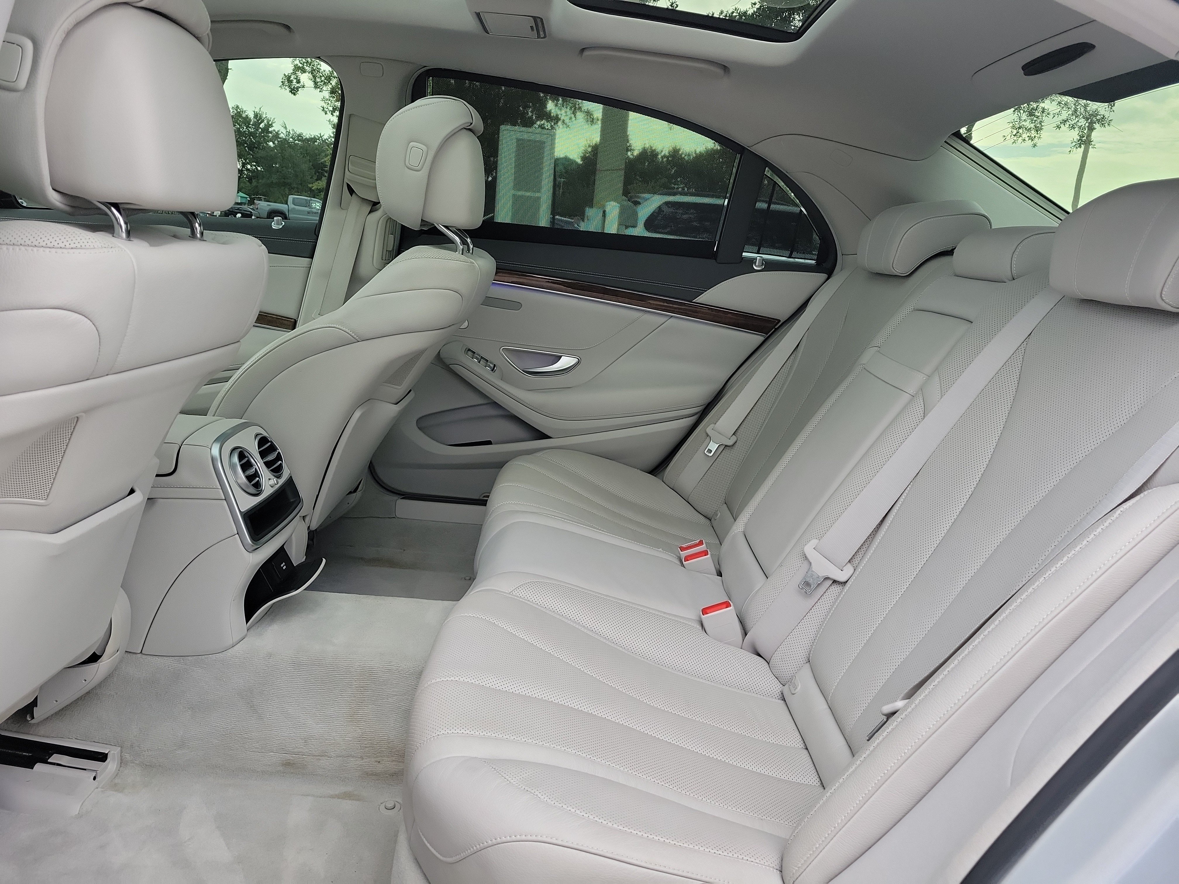 Used 2015 Mercedes-Benz S 550 Sedan image 17